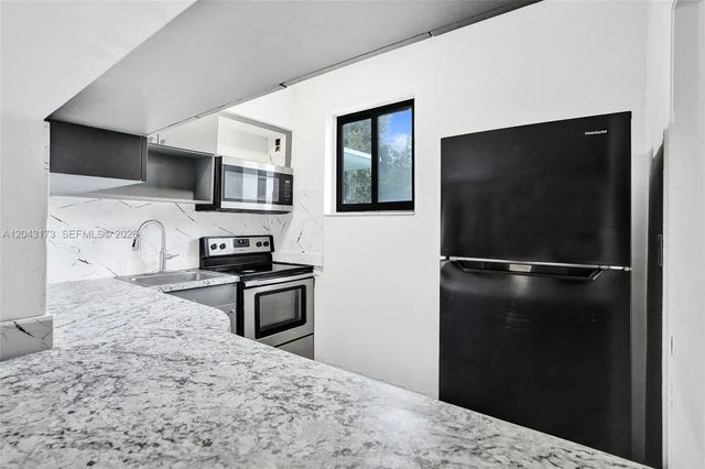 2 of 40 - 1400 Ne 148th Street, Miami, FL