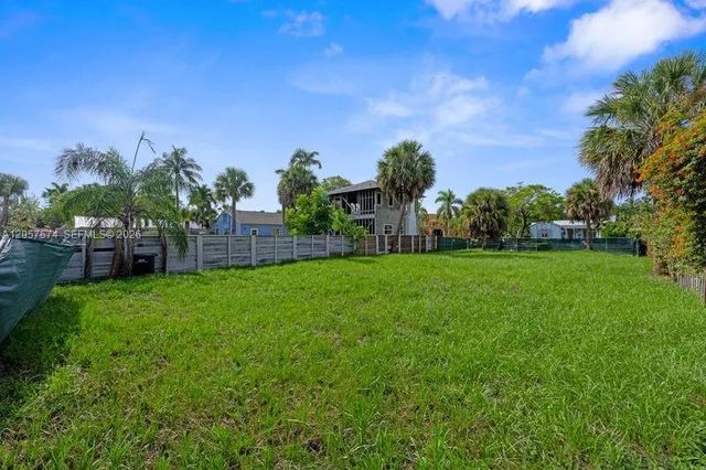 5 of 17 - 531 31st Street, West Palm Beach, FL