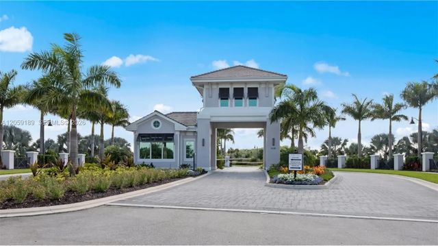 6070 National Boulevard #215, Ave Maria