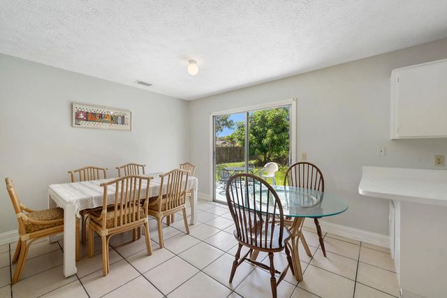 5 of 32 - 636 Sw Eyerly Avenue, Port St. Lucie, FL