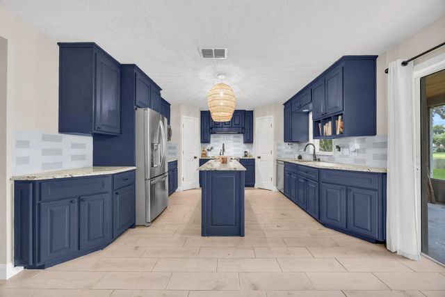 5 of 36 - 2566 12th Square Sw, Vero Beach, FL
