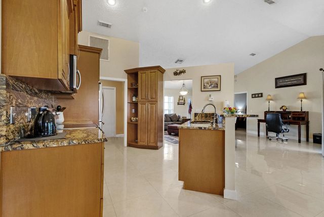 5 of 46 - 574 Sw Fairview Avenue, , FL