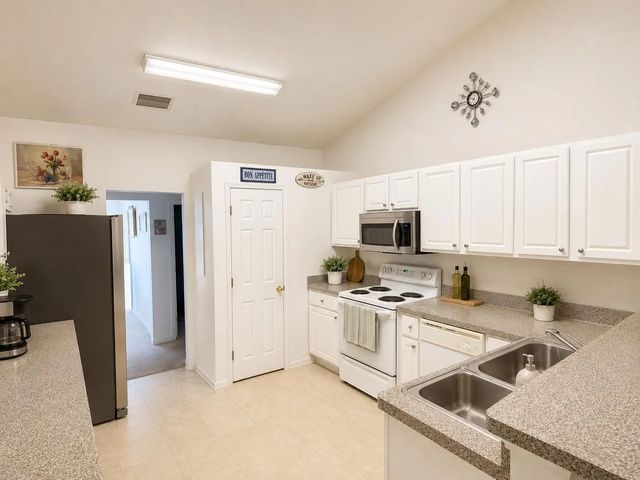 4 of 12 - 2017 Se Dranson Circle, Port St. Lucie, FL
