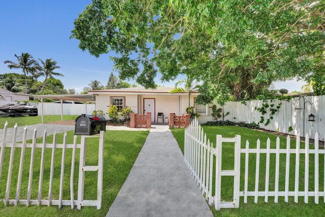 2442 Funston Street, Hollywood