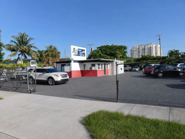 2 of 5 - 724 N Federal Highway, Boynton Beach, FL
