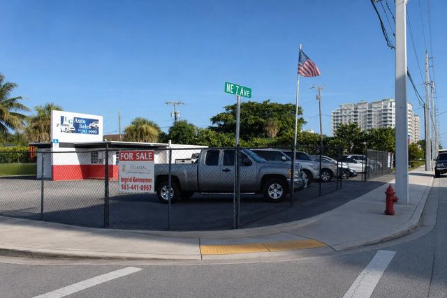 5 of 5 - 724 N Federal Highway, Boynton Beach, FL