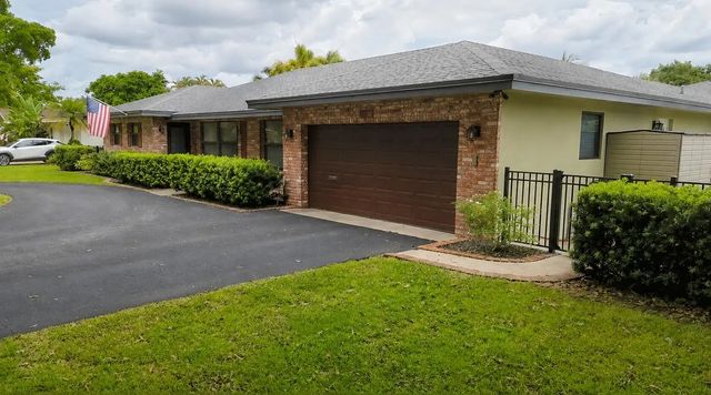 2 of 37 - 820 Nw 73rd Terrace, Plantation, FL