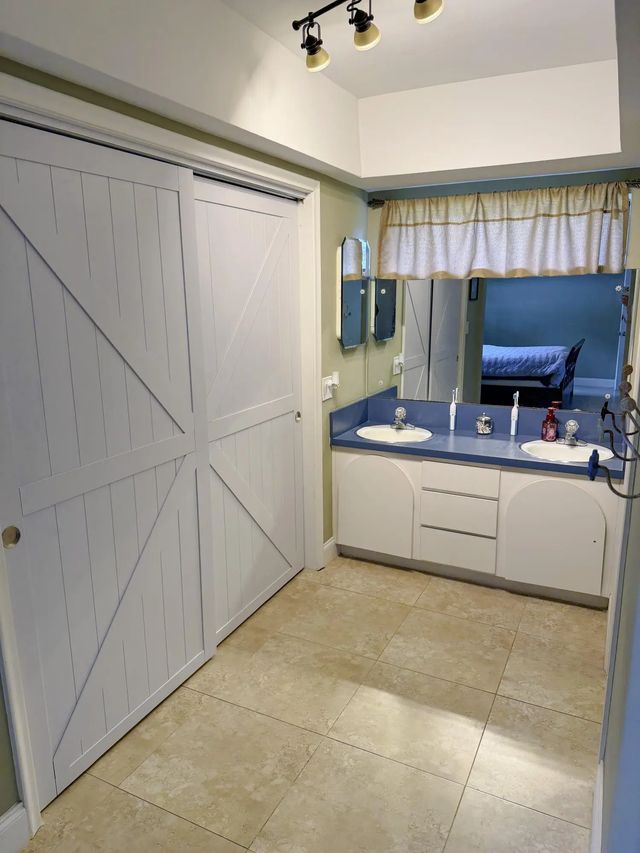 5 of 37 - 820 Nw 73rd Terrace, Plantation, FL