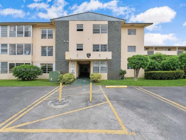 2 of 15 - 110 Royal Palm Road #208, Hialeah Gardens, FL