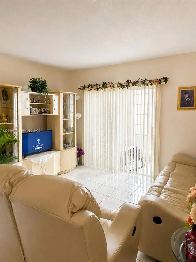 4 of 15 - 110 Royal Palm Road #208, Hialeah Gardens, FL
