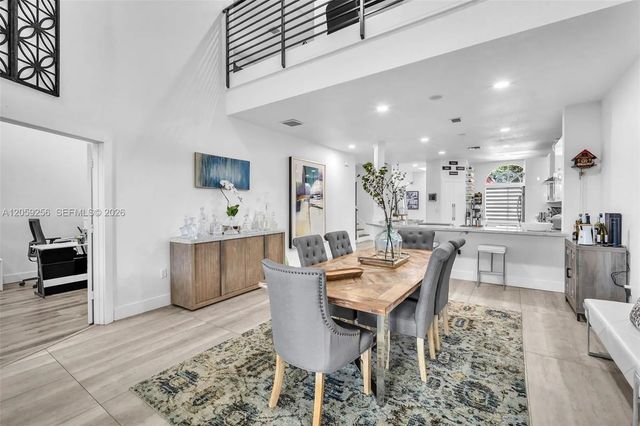 4 of 39 - 4983 W Madison Lakes Circle W, Davie, FL