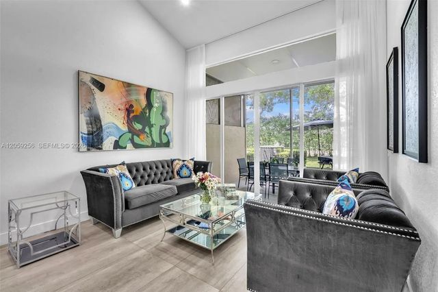 5 of 39 - 4983 W Madison Lakes Circle W, Davie, FL