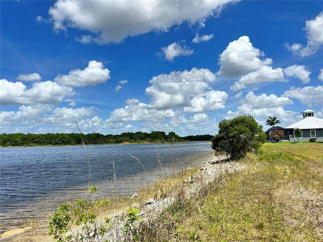 2 of 8 - 515 Shady Hollow Boulevard W, Naples, FL