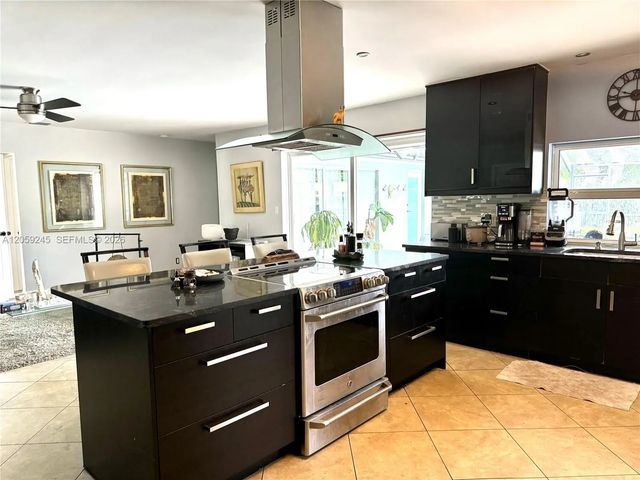 4 of 13 - 4116 Taft Street, Hollywood, FL