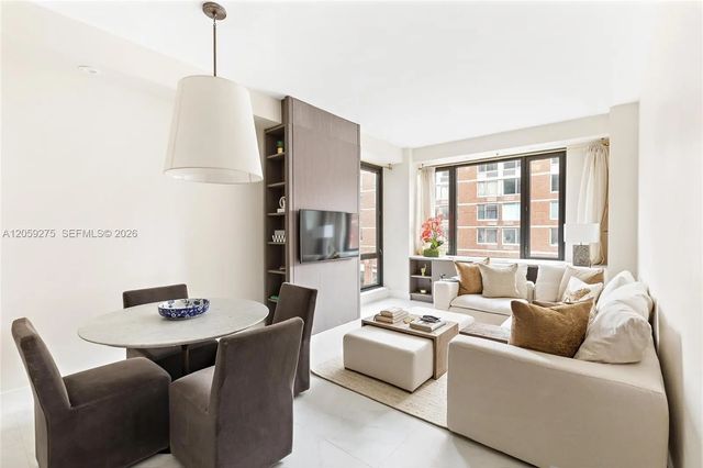 305 W 16 Street #3g, 