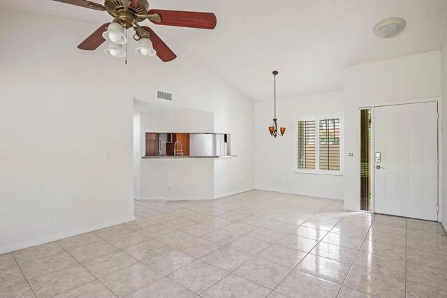 5 of 35 - 14 Vía De Casas Sur #103, Boynton Beach, FL
