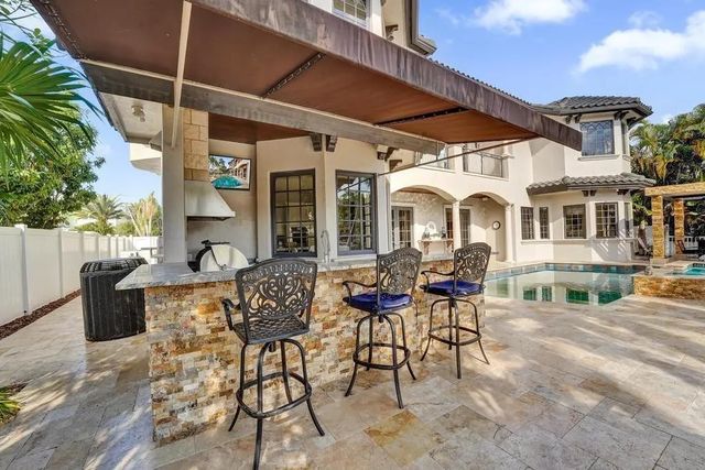 4 of 100 - 2340 Ne 47th Street, Lighthouse Point, FL