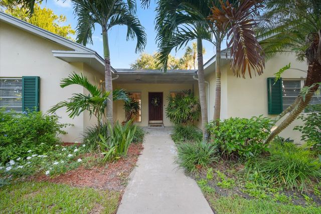 2 of 60 - 24/22 Via Lucindia Drive, Sewalls Point, FL