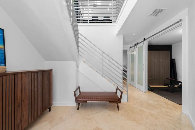 5 of 32 - 814 Sw 10th Street #814, Fort Lauderdale, FL