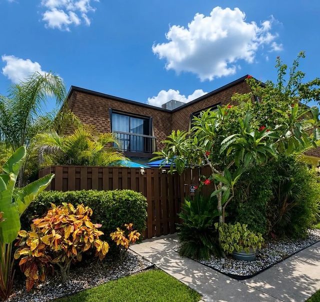 2 of 29 - 110 N Delaware Boulevard #11a, Jupiter, FL