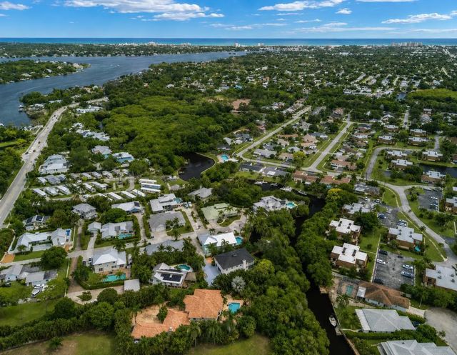 4 of 29 - 110 N Delaware Boulevard #11a, Jupiter, FL
