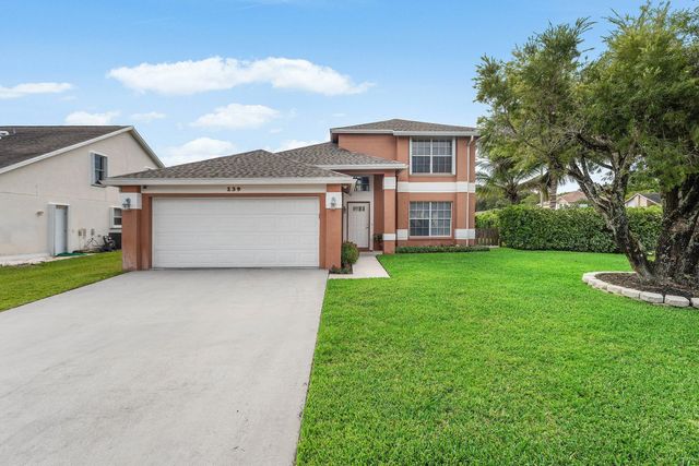 139 Royal Pine Circle S, Royal Palm Beach
