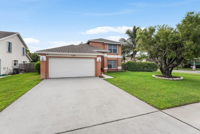 3 of 54 - 139 Royal Pine Circle S, Royal Palm Beach, FL