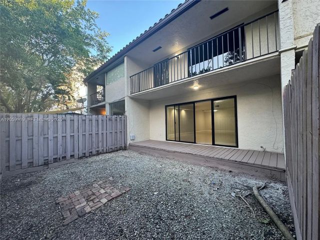 2 of 25 - 16498 Ne 26th Avenue #12, North Miami Beach, FL