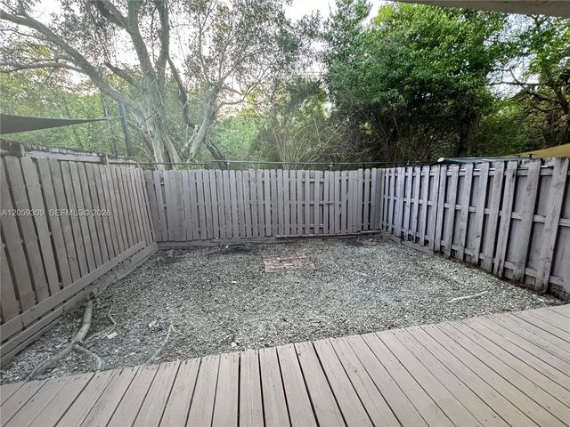3 of 25 - 16498 Ne 26th Avenue #12, North Miami Beach, FL