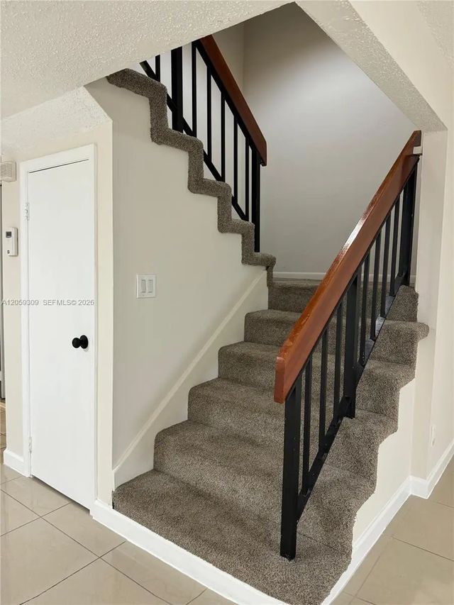 4 of 25 - 16498 Ne 26th Avenue #12, North Miami Beach, FL