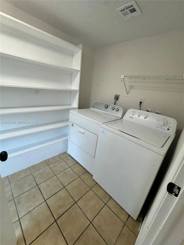 5 of 25 - 16498 Ne 26th Avenue #12, North Miami Beach, FL