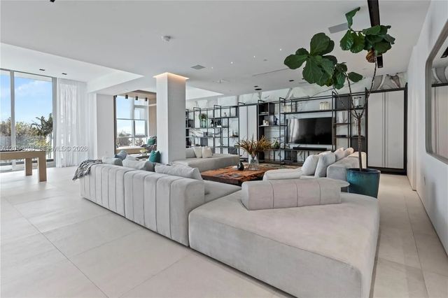 2 of 29 - 650 Ne 32nd Street #bh2, Miami, FL