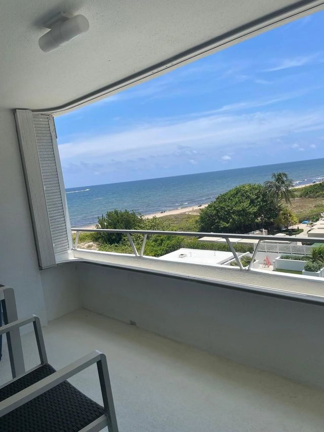 3 of 43 - 1850 S Ocean Boulevard #509, Lauderdale-By-The-Sea, FL