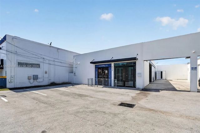 3 of 38 - 4029 Nw 25th Street, Miami, FL