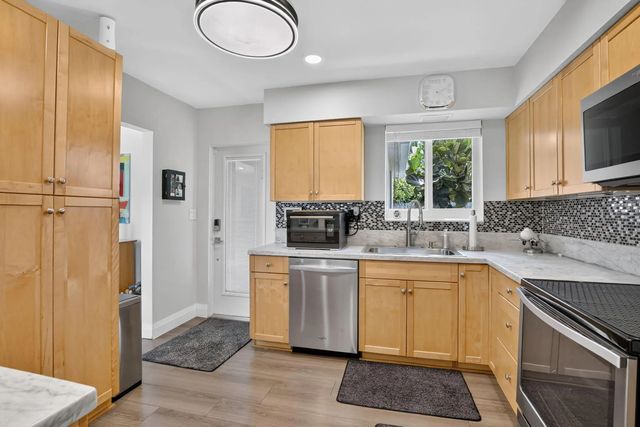 4 of 46 - 1608 Ne 14th Terrace, Fort Lauderdale, FL