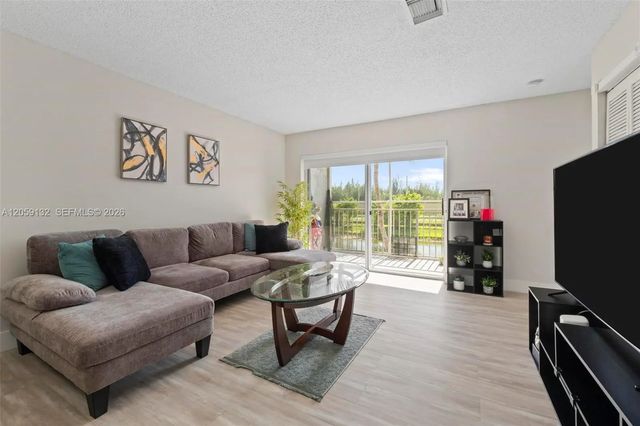 5 of 22 - 4736 Nw 114th Avenue #205, Doral, FL