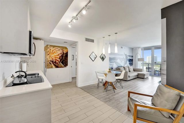 2602 E Hallandale Beach Boulevard #r906, Hallandale Beach