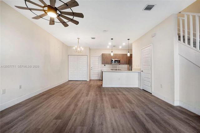 3 of 43 - 4733 Nw 83rd Parkway, Doral, FL