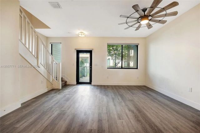 5 of 43 - 4733 Nw 83rd Parkway, Doral, FL