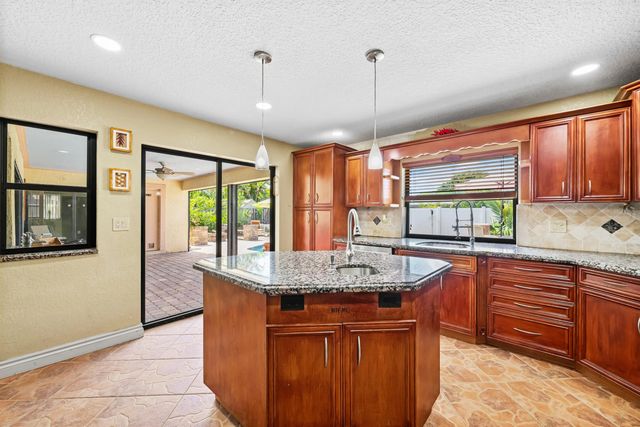 3 of 35 - 7970 Nw 1st Court, Margate, FL