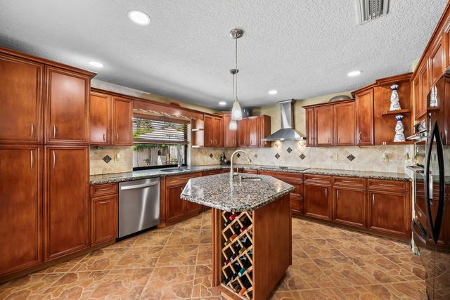 4 of 35 - 7970 Nw 1st Court, Margate, FL