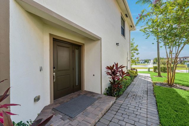 3 of 50 - 6001 Woods Edge Circle, Riviera Beach, FL