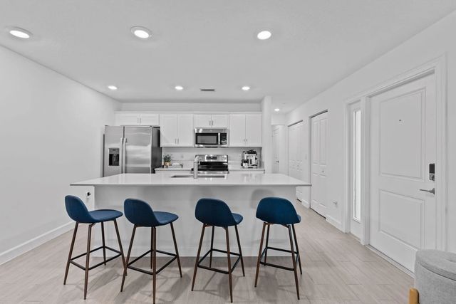 5 of 50 - 6001 Woods Edge Circle, Riviera Beach, FL