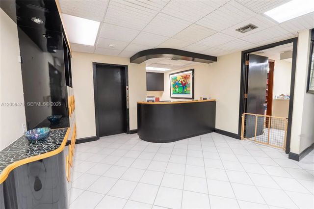 4 of 32 - 2200 Hollywood Boulevard, Hollywood, FL