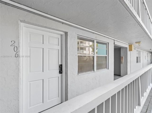 3 of 30 - 7620 Carlyle Avenue #206, Miami Beach, FL