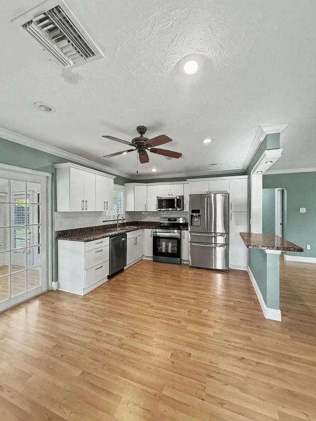 3 of 23 - 150 Se 5th Court, Pompano Beach, FL