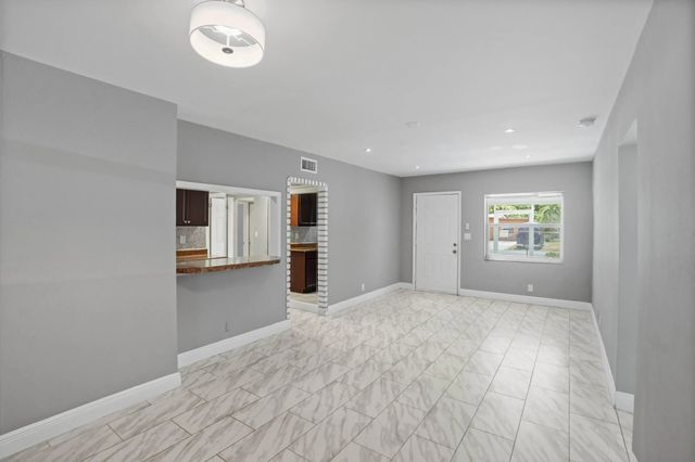 3 of 14 - 1751 Lauderdale Manor Drive, Fort Lauderdale, FL