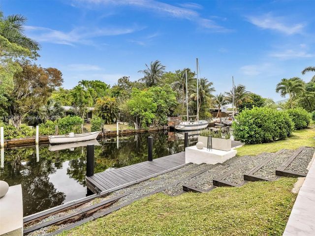 4 of 20 - 2448 Okeechobee Lane, Fort Lauderdale, FL