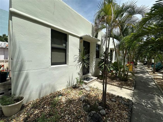 4 of 32 - 323 Fillmore Street #10, Hollywood, FL