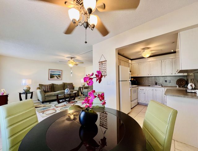 2 of 18 - 171 Chatham I, West Palm Beach, FL